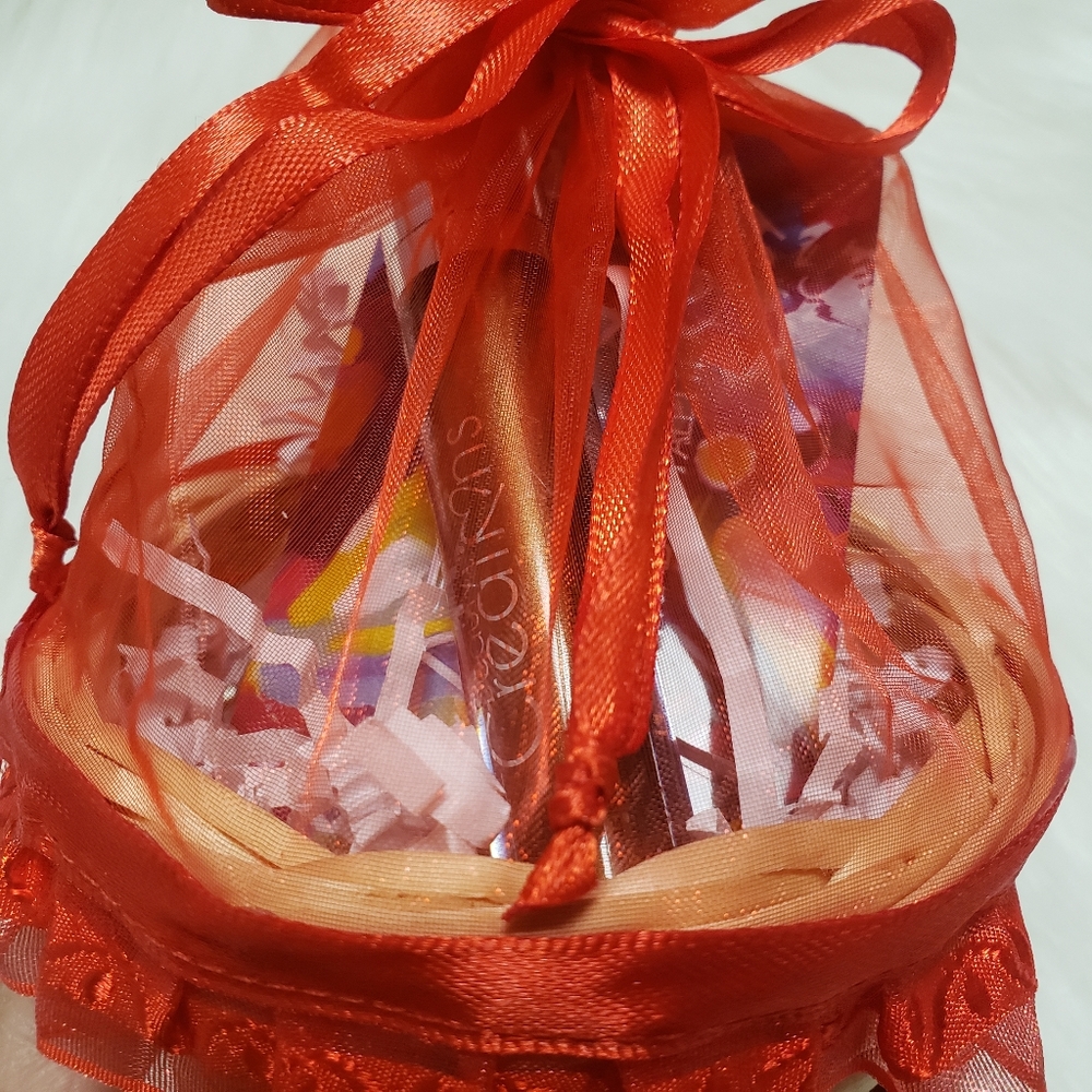 Nudes eyeshadow and lipgloss gift set. Gift basket. - Picture 4 of 15